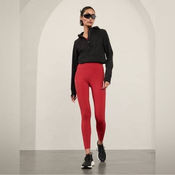 NWT Athleta Rainier Tight Clover Berry Red Size M - Picture 2 of 15